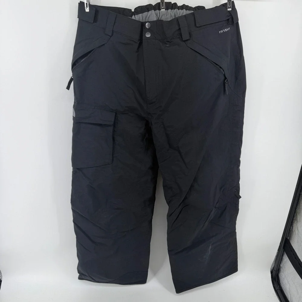 The North‎ Face HyVent Mens XL Short Black Ski Snowboard Pants Waterproof Cargo